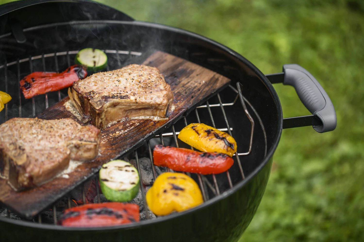 Weber Charcoal Grills Original Kettle 18-in W Black Kettle Charcoal Grill 13 Weber Charcoal Grills Original Kettle 18-in W Black Kettle Charcoal Grill - Image 13