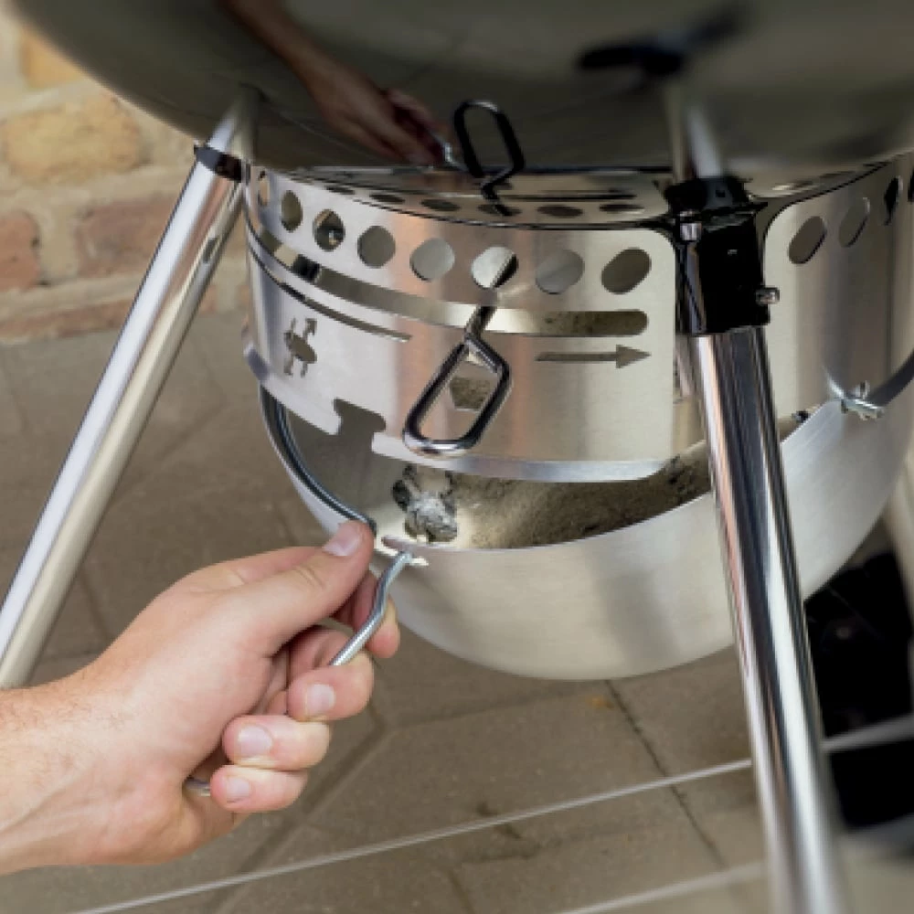 Weber Charcoal Grills Master Touch 22-in W Black Kettle Charcoal Grill 2 Weber Charcoal Grills Master Touch 22-in W Black Kettle Charcoal Grill - Image 2