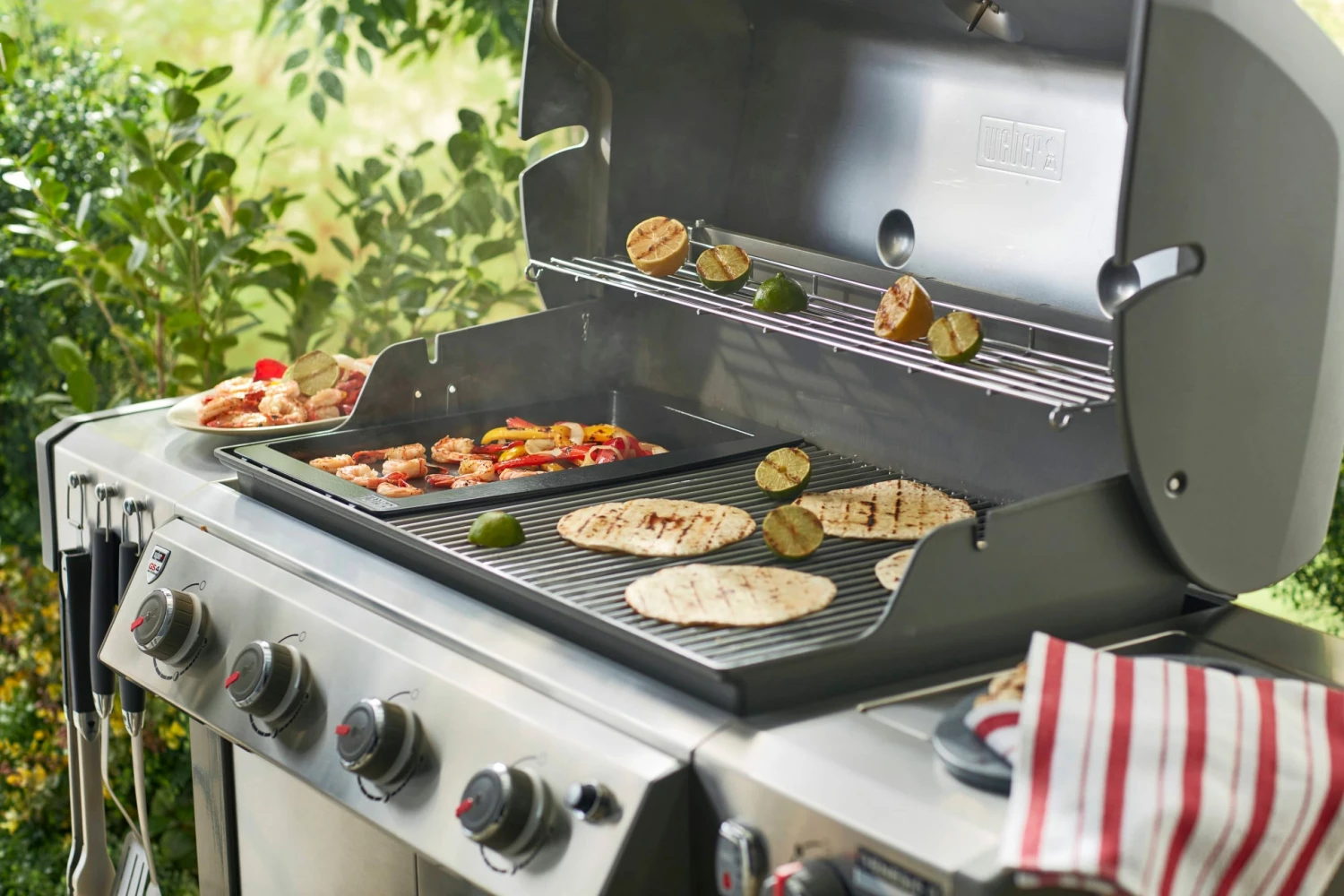 Weber Grill Cooking Grates & Warming Racks 18.9-in x 13.2-in Rectangle Porcelain-coated Cast Iron Grilling Grate 6 Weber Grill Cooking Grates & Warming Racks 18.9-in x 13.2-in Rectangle Porcelain-coated Cast Iron Grilling Grate - Image 6