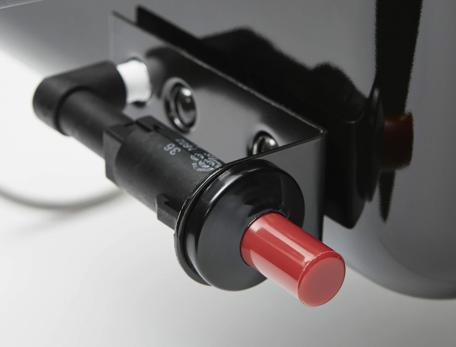 Weber Portable Grills Go-Anywhere LP Gas Grill 6 Weber Portable Grills Go-Anywhere LP Gas Grill - Image 6