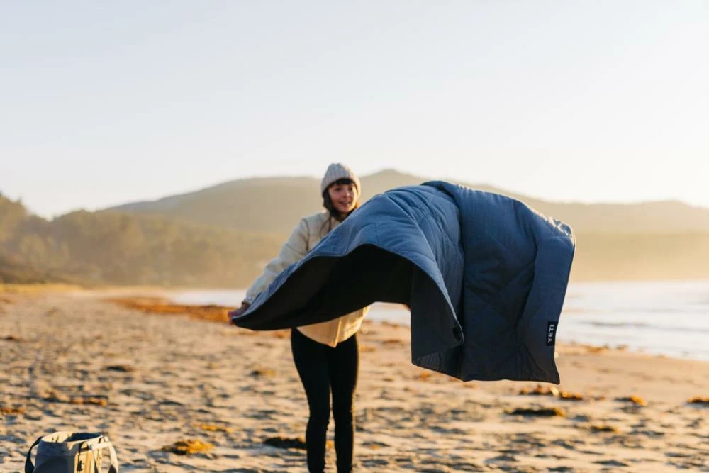 YETI Blankets & Throws Lowlands Blanket for Indoor/Outdoor, Fireside Red 5 YETI Blankets & Throws Lowlands Blanket for Indoor/Outdoor, Fireside Red - Image 5