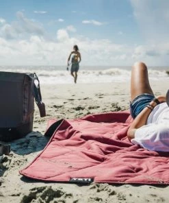 YETI Blankets & Throws Lowlands Blanket for Indoor/Outdoor, Fireside Red 15 YETI Blankets & Throws Lowlands Blanket for Indoor/Outdoor, Fireside Red -Weber Online Store 43642018