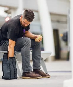 YETI Portable Coolers Daytrip Lunch Bag, Navy 26 YETI Portable Coolers Daytrip Lunch Bag, Navy -Weber Online Store 43642364