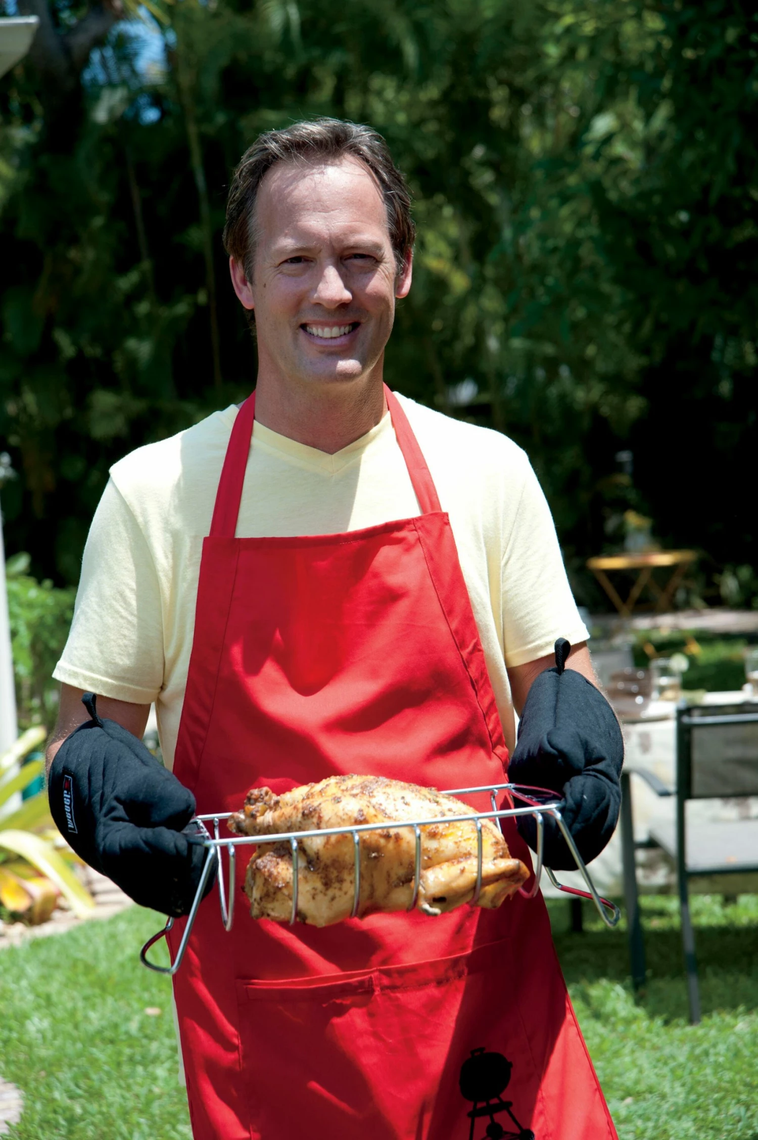 Weber Grilling Apparel Red Cotton Grilling Apron 3 Weber Grilling Apparel Red Cotton Grilling Apron - Image 3