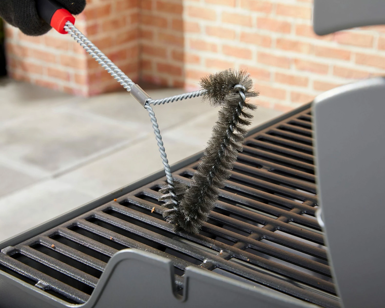 Weber Grill Brushes & Cleaning Blocks Plastic 17.9-in Grill Brush 4 Weber Grill Brushes & Cleaning Blocks Plastic 17.9-in Grill Brush - Image 4