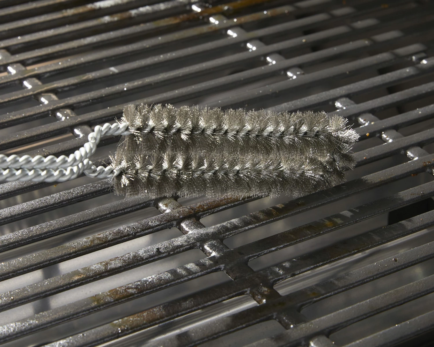 Weber Grill Brushes & Cleaning Blocks Plastic 17.41-in Grill Brush 4 Weber Grill Brushes & Cleaning Blocks Plastic 17.41-in Grill Brush - Image 4