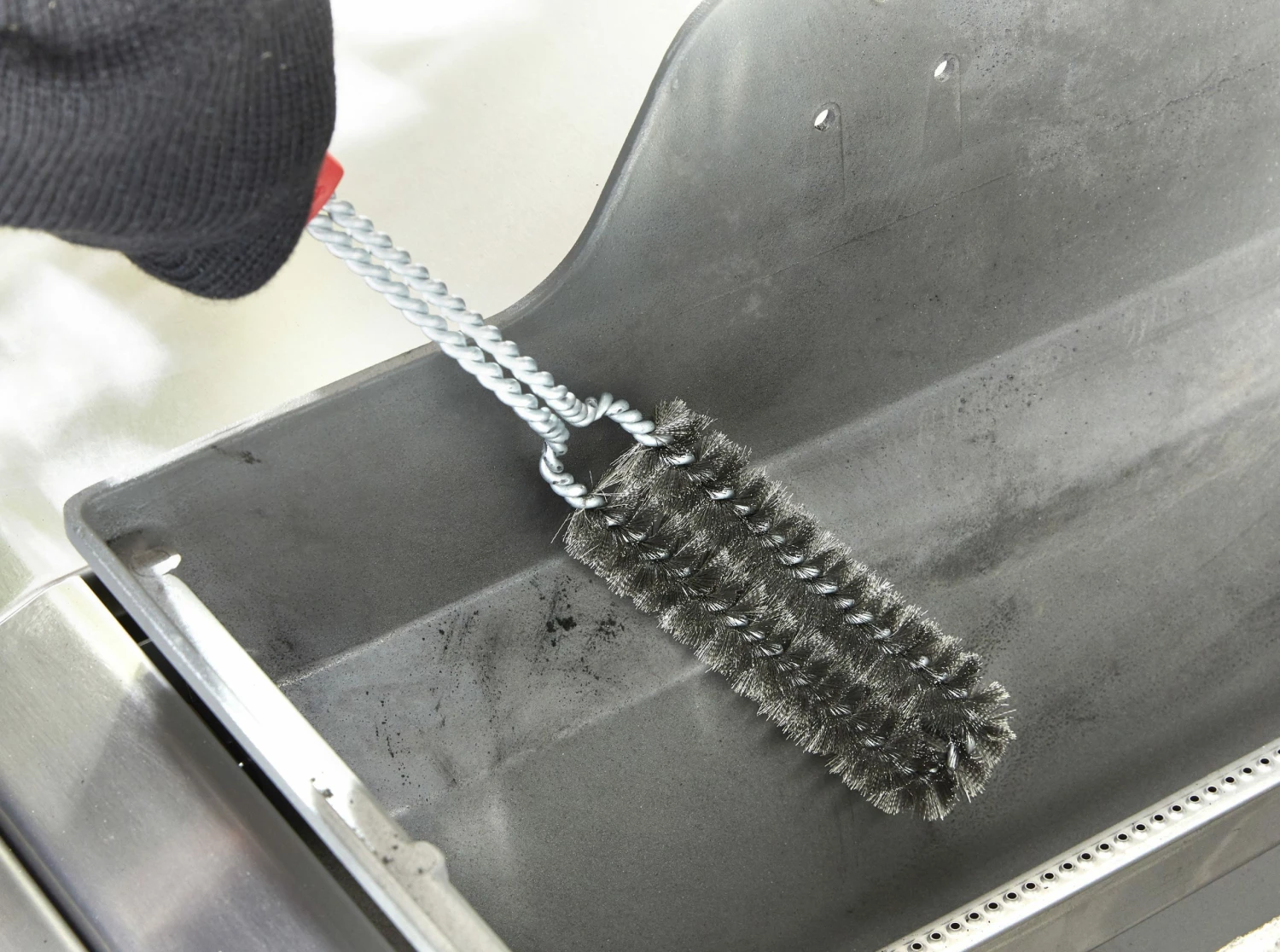 Weber Grill Brushes & Cleaning Blocks Plastic 17.41-in Grill Brush 5 Weber Grill Brushes & Cleaning Blocks Plastic 17.41-in Grill Brush - Image 5